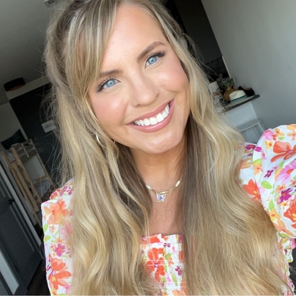 Meet your Posher, Emily - Picture 1 of 1